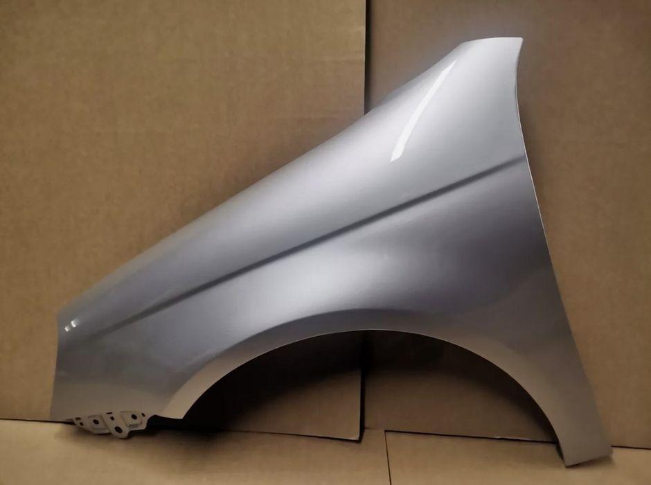 Aripa stanga NOUA vopsita gri argintiu LA7W VW Jetta 3 III 2005 - 2011