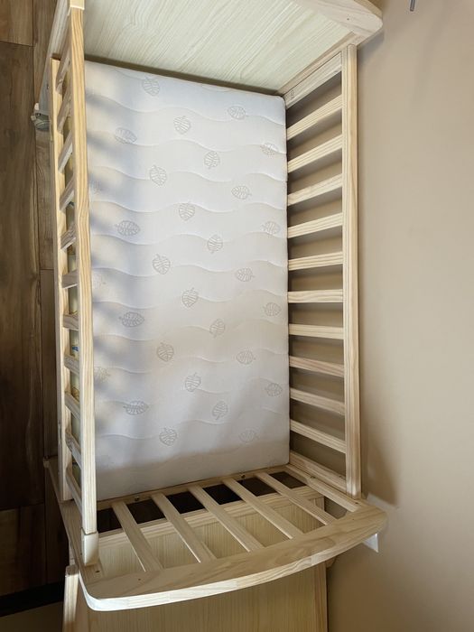 Кошара за бебе, която става и за дете в последствие