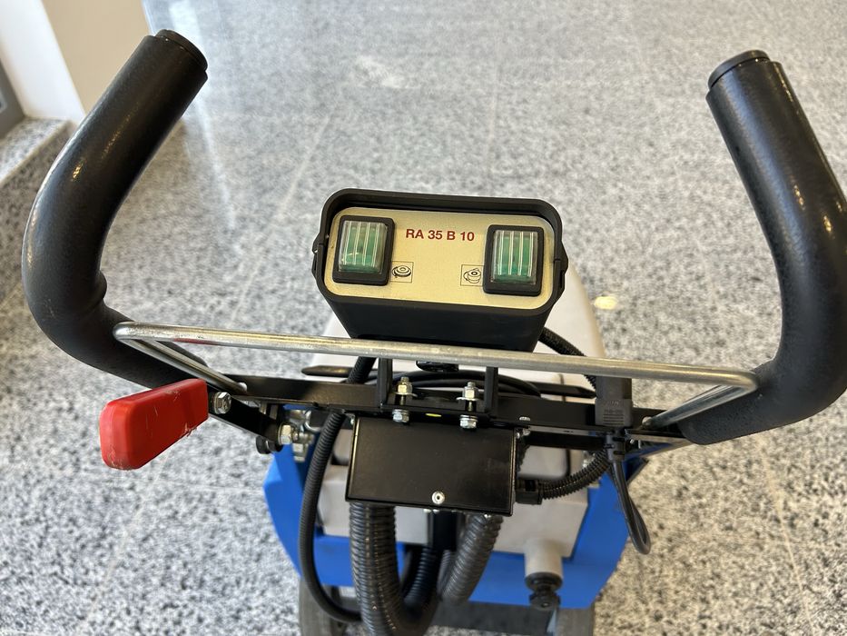 Еднодискова почистваща машина COLUMBUS