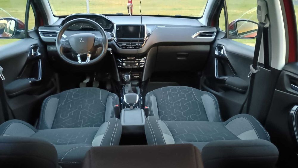 Peugeout 2008 Facelift 1.5 BlueHDI, prima înmatriculare 10.01.2020