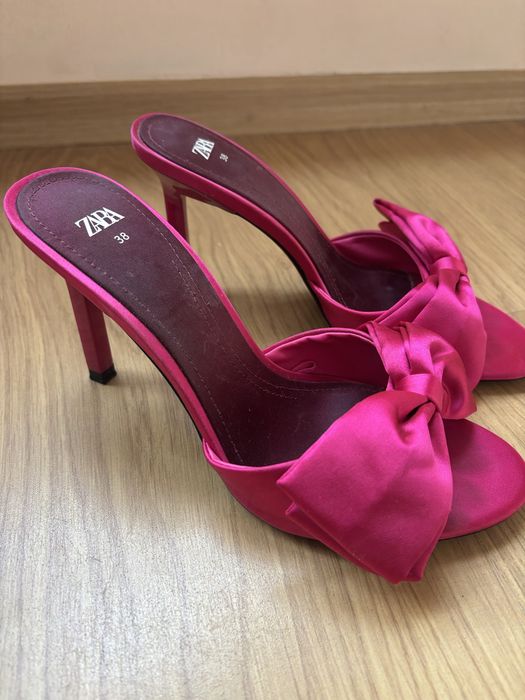 дамски сандали тип мюли на Zara в красив наситен цвят циклама