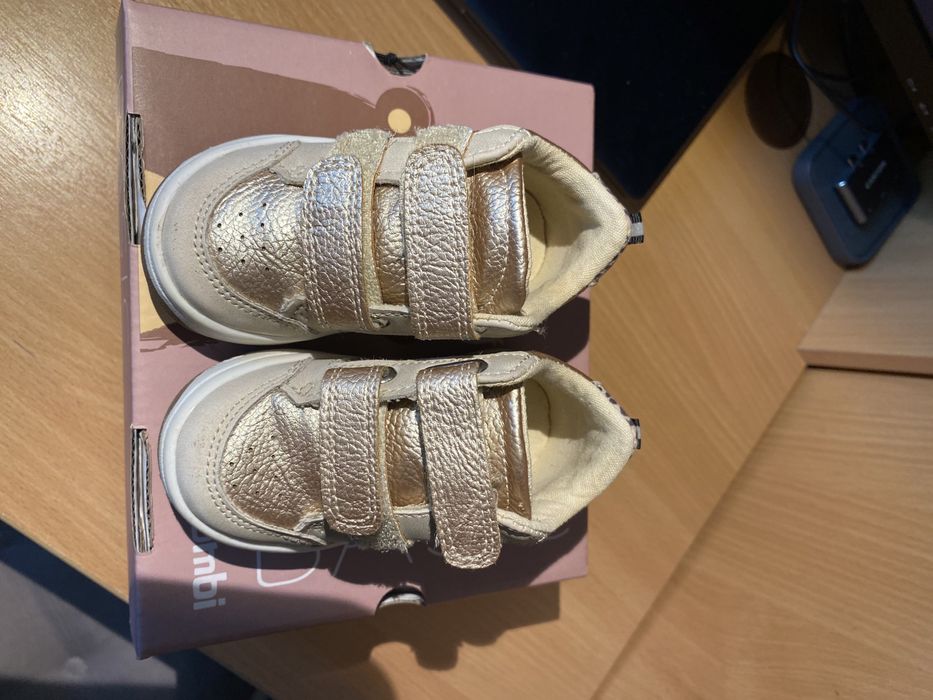 Продам детские  кросовки