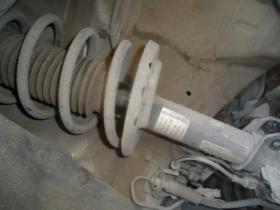 Преден ляв макферсон за Фиат Крома 1.9МДЖЕТ 120к.с.2006 год.