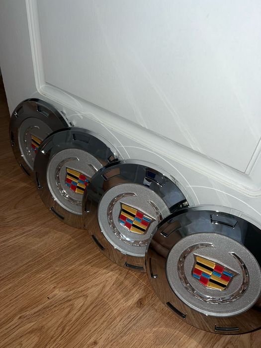 Калпаки R22 на Cadillac Escalade 3