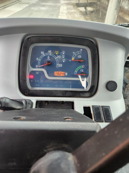 New Holland td5 110 sotiladi