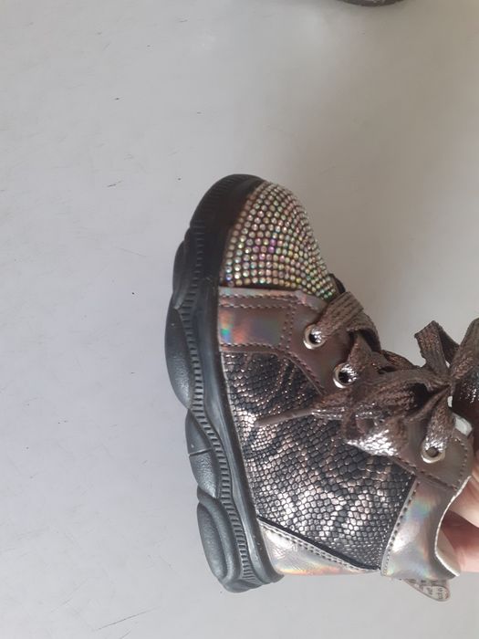 Продам ботиночки