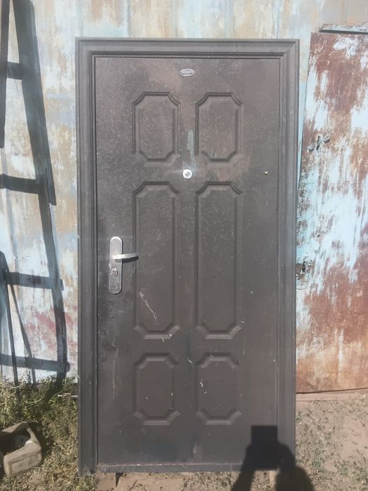 Двери без гарантии.