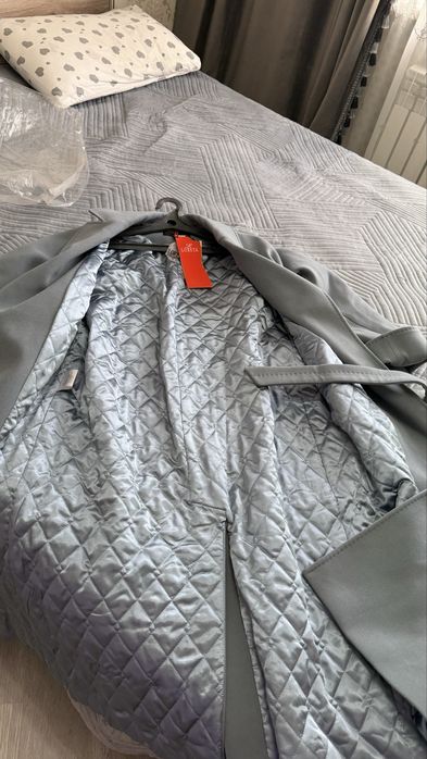 Продам новое пальто