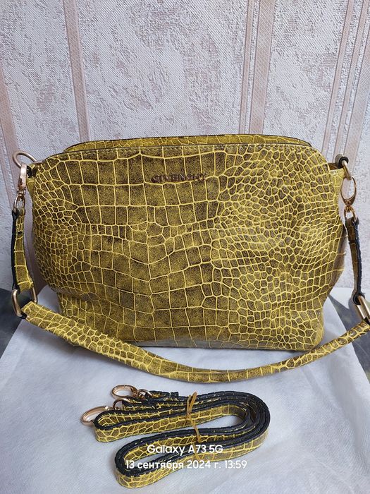 Женская маленькая сумочка