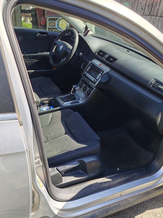 Vând Volkswagen passat B6