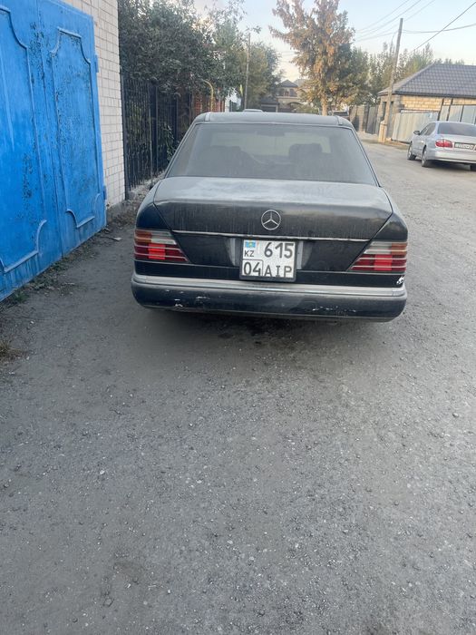Продам или меняю мерс 124
