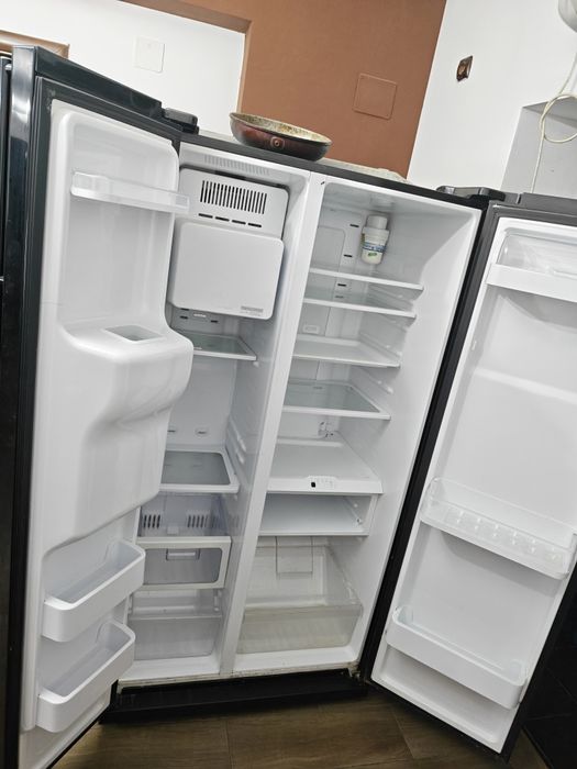 Vând Frigider Side by Side Samsung