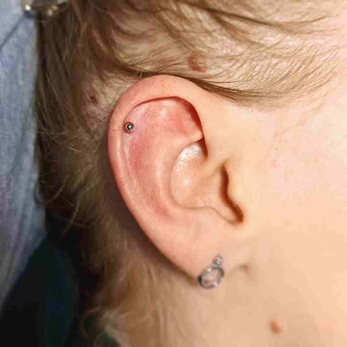 Прокол ушей детям и взрослым.