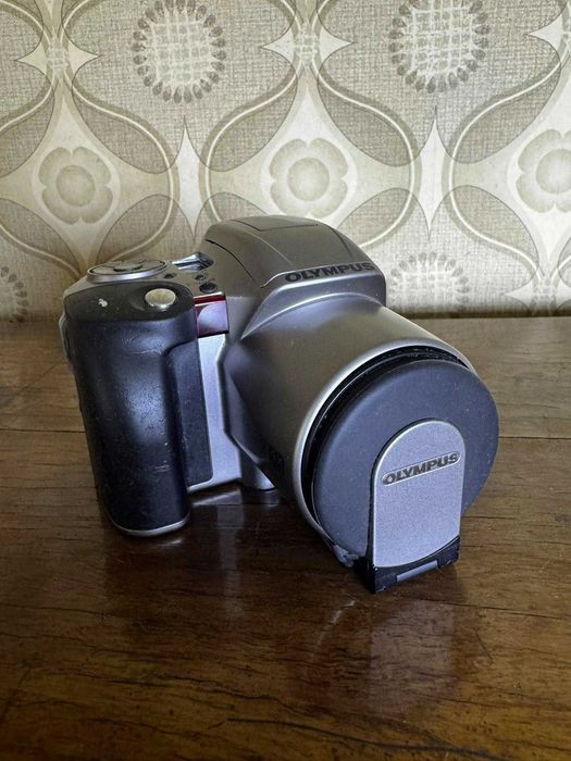 Продавам фотоапарат Olympus IS-200