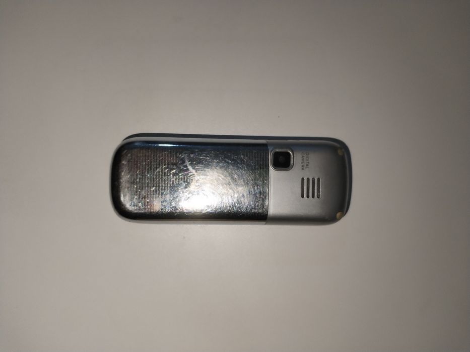 Продам кнопочный телефон