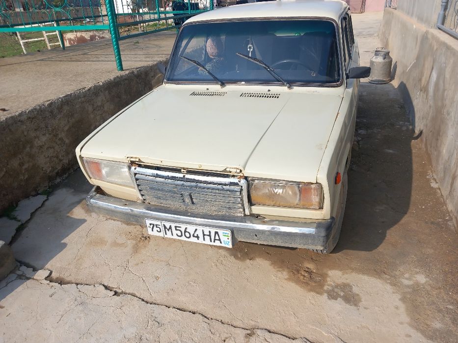 2107 moshinasi 1995 yil