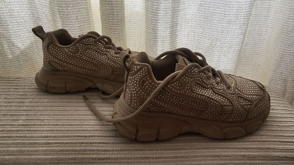 Продам красовки детские