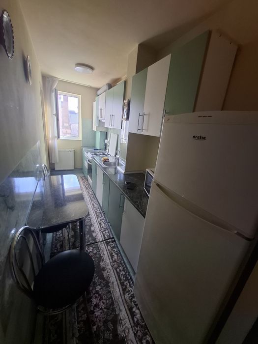 Beclean Apartament 2 camere  etaj 2 ,strada Grigore Silasii de inchiriat pret 1200lei!!!