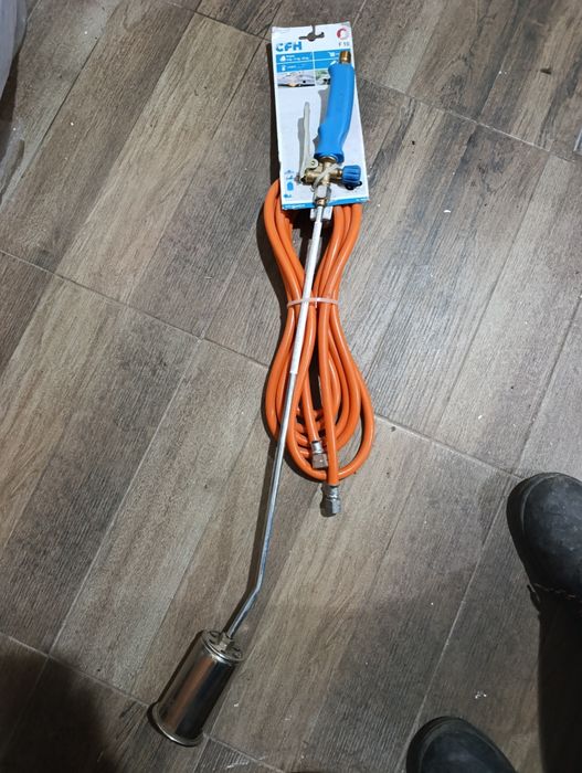 Arzător ptr lipit membrane bituminoase și parlit porci etc .