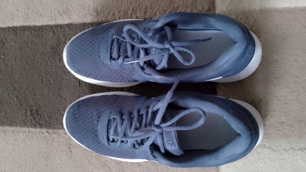 Vând adidași de vară Nike originali