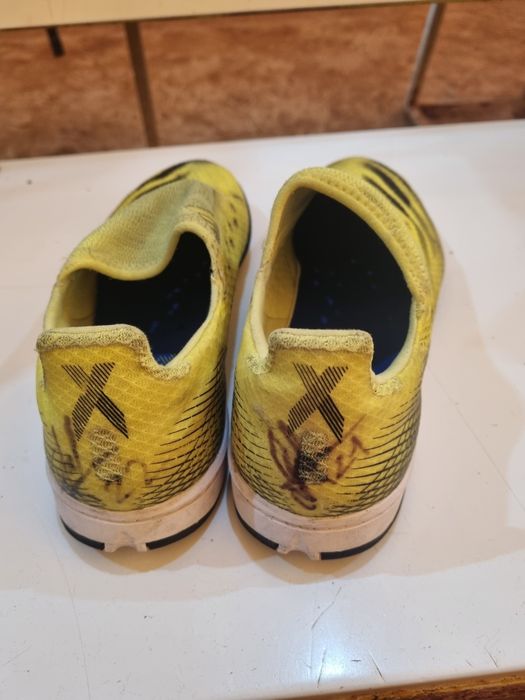 Adidasi semnați de Săpunaru și Grigore