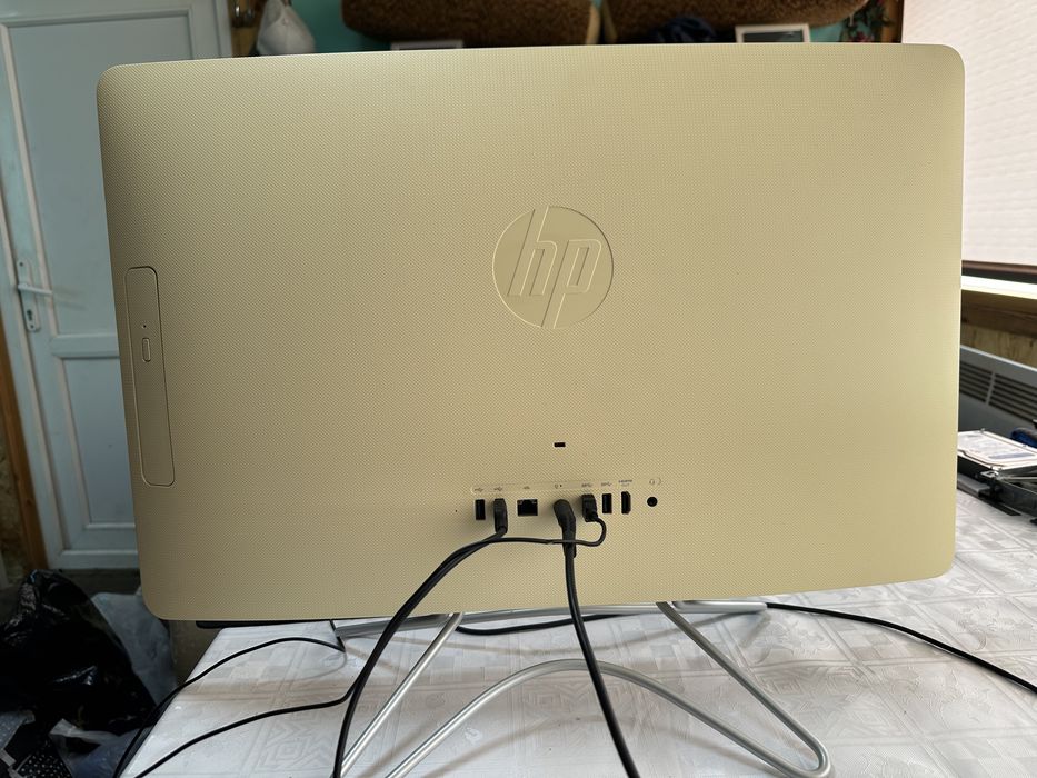 Моноблок HP-24”/AMD A9-9400/RAM 4Gb DDR4/SSD 256Gb/Radeon R5 Graphics ...