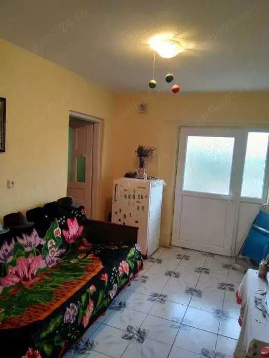 Vand casa in Sapata, Comuna Macesu de Jos