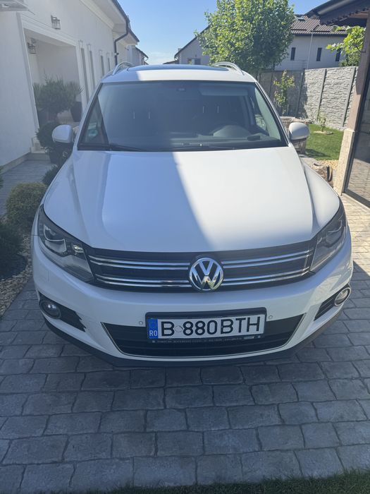 VOLKSWAGEN Tiguan