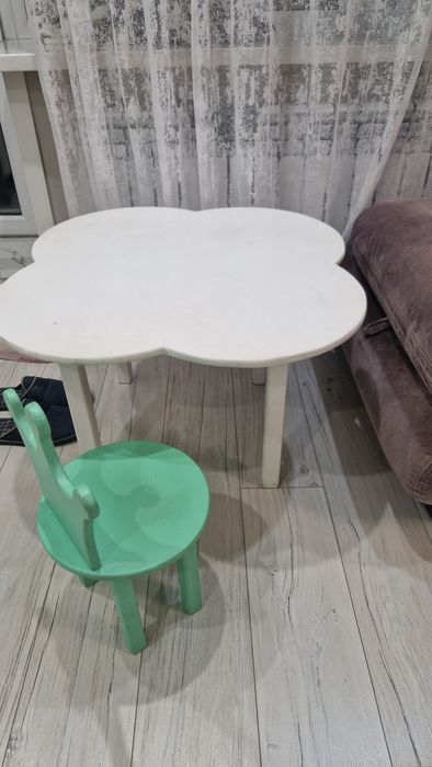 Продам стол со стулом