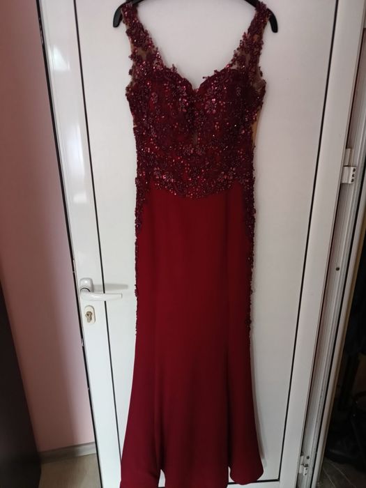 Абитуриентска рокля