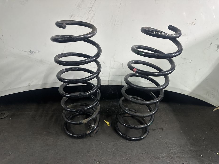 Пружина крузак 100