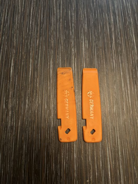 Велозапчасти седло, педали, флягодержатель, вынос