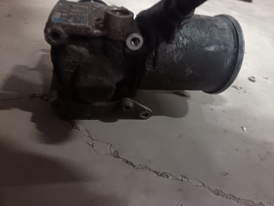 Двигател ,хидравлична помпа и много части от интериора за G-класа W463