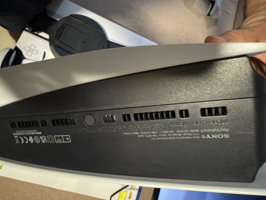 конзола sony PS5 с 1джойстик