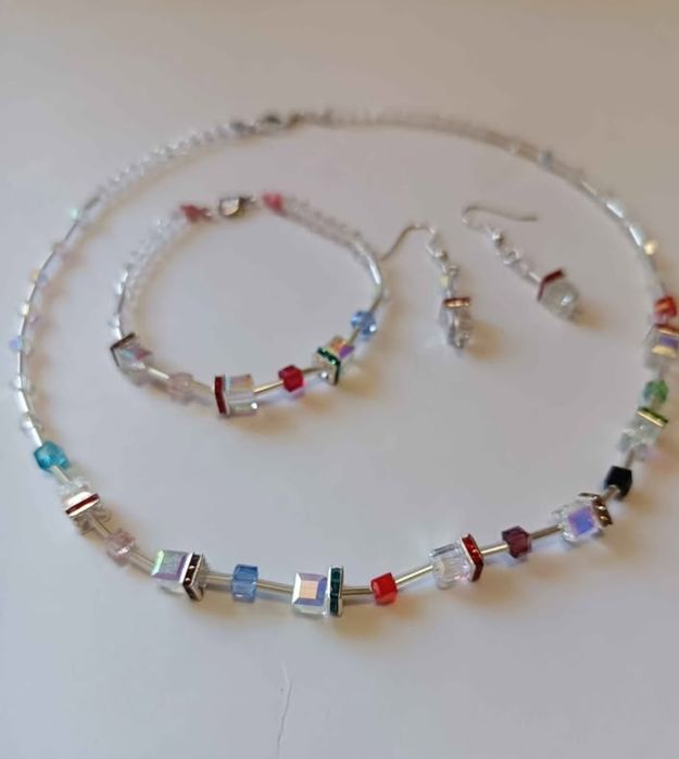 Бижута - комплект от три части.