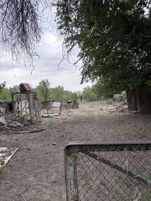 Дом в ушжарме(полдома)с магазином