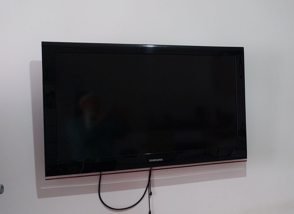 Телевизор Samsung ж/к