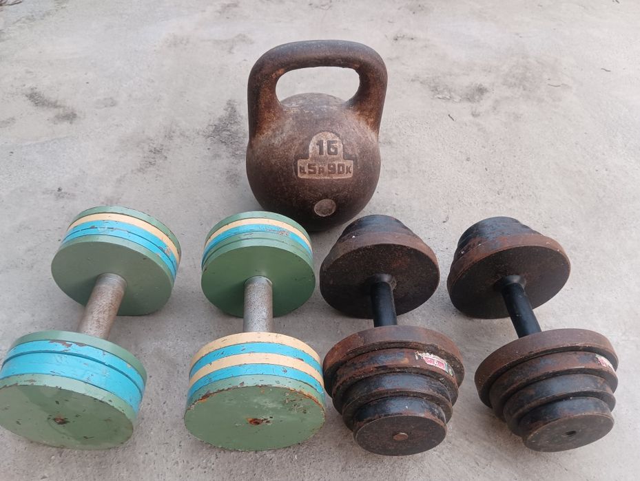 Продаются гантели