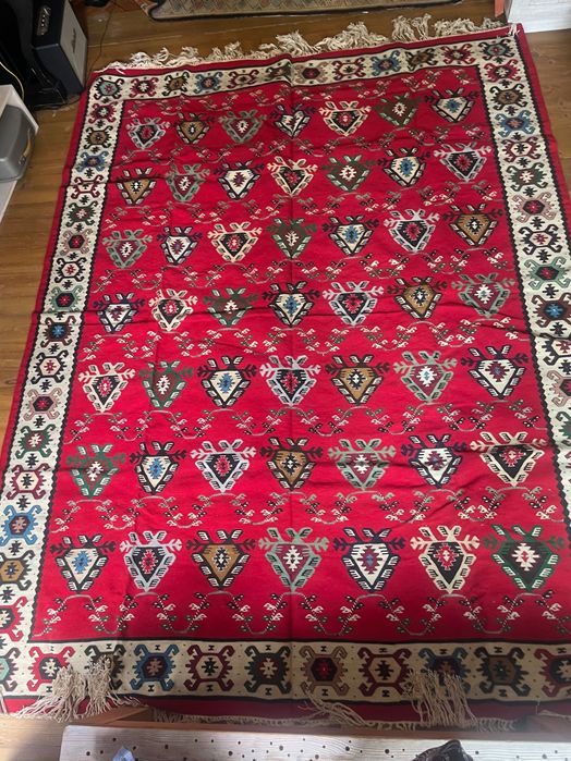 Голям чипровски килим неупотребяван 301 х 233