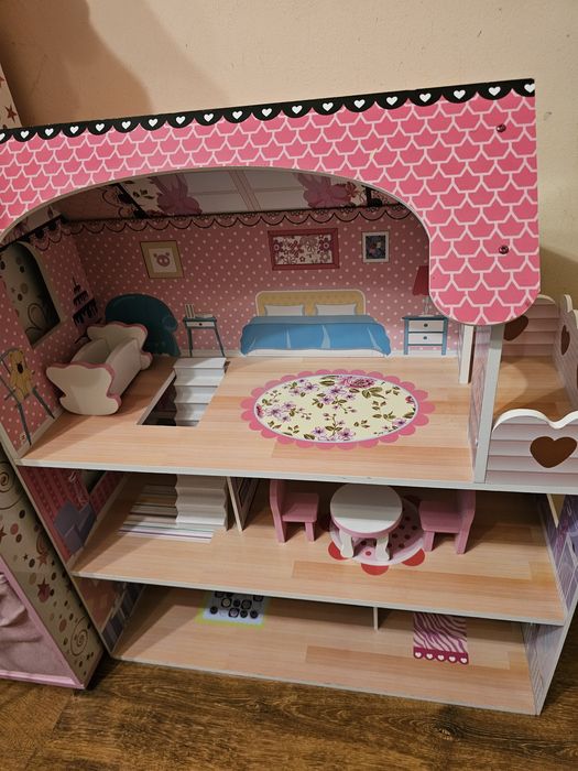 Къща за кукли за малка принцеса