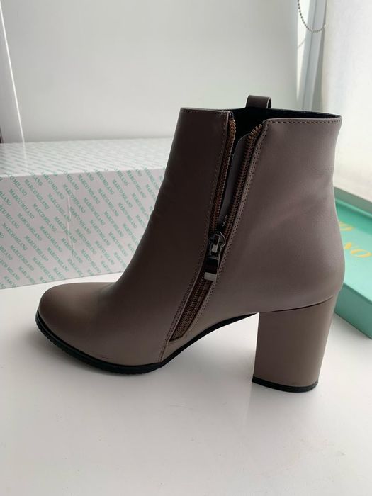 Женская обувь разная