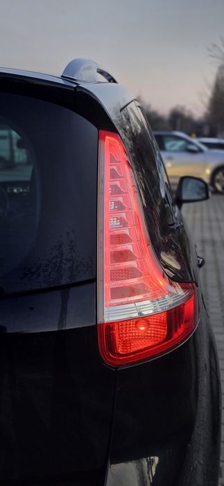 Renault Grand Scenic - 7 locuri - 2014