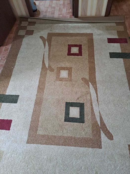 продается ковер шерстяной б/у
