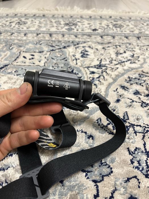 Продаю фонарик налобный Nitecore