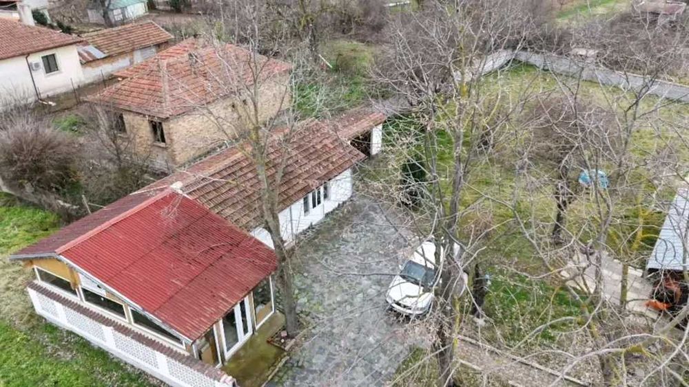 Продавам къща в с. Детелина