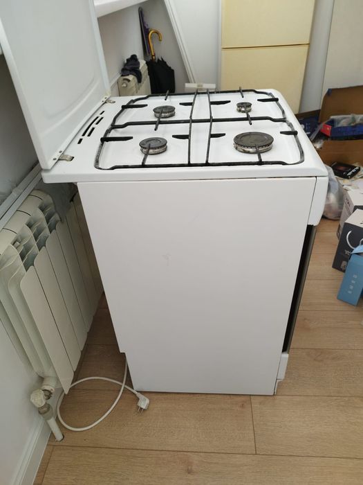 продам газовую плиту