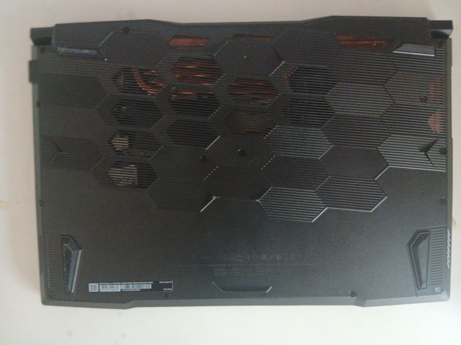 MSI Katana 17 B13V / i7-13620H / RTX 4050 / 17.3" 144Hz