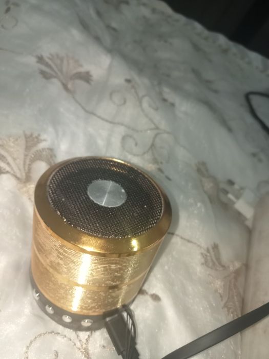 Блютуз колонка состояние хорошее