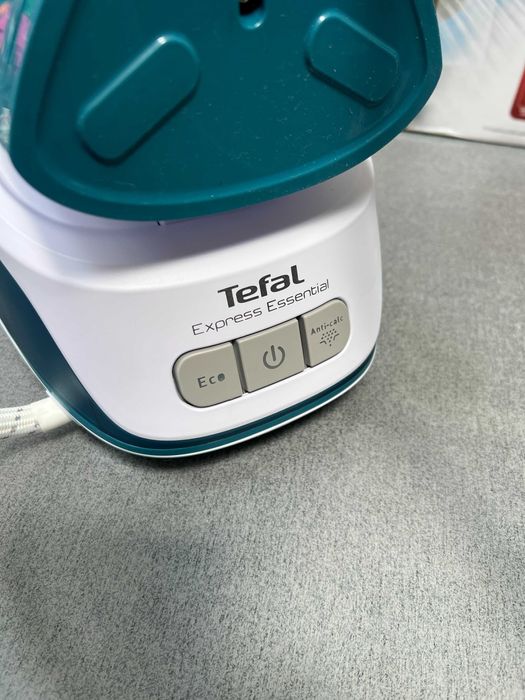 Парна ютия / Парогенератор Tefal Express Essential SV6115 , 2200W