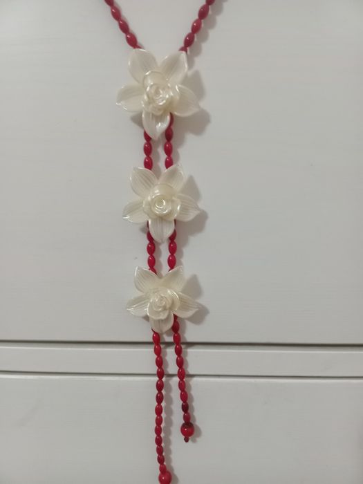 Продаю, бусы из коралла.